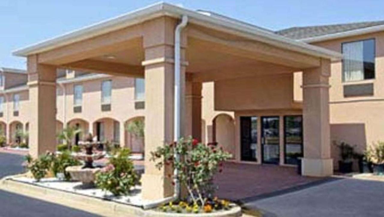 Gray Inn & Suites Exterior photo